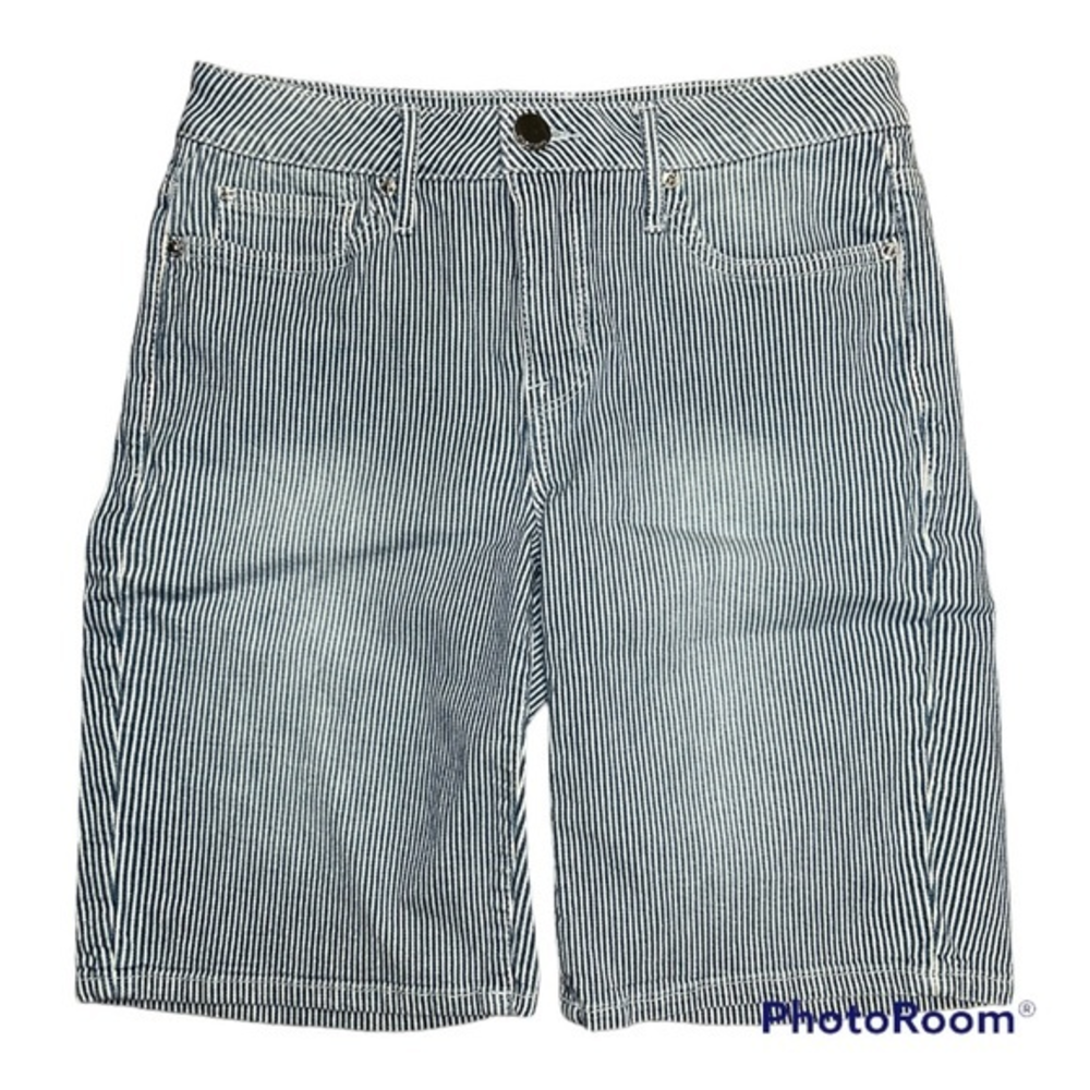 Women’s‎ Seven Striped Shorts
